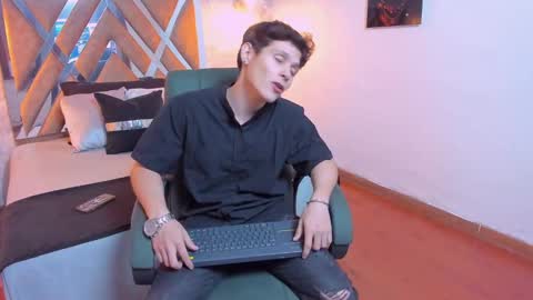 Snapshot of kraven_lust chatting on 10-01-25, 02:50 Kraven online show from 10-01-25, 02:50