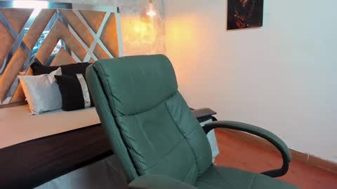 Snapshot of kraven_lust chatting on 10-03-25, 03:14 Kraven online show from 10-03-25, 03:14