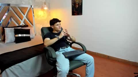 Snapshot of kraven_lust chatting on 10-07-25, 03:58 Kraven online show from 10-07-25, 03:58