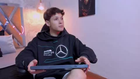 Snapshot of kraven_lust chatting on 10-18-25, 03:09 Kraven online show from 10-18-25, 03:09