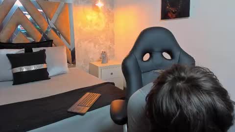 Snapshot of kraven_lust chatting on 10-24-25, 03:14 Kraven online show from 10-24-25, 03:14