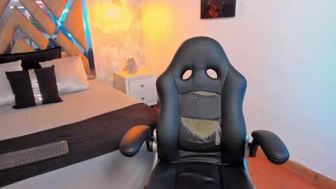 Snapshot of kraven_lust chatting on 10-25-25, 03:58 Kraven online show from 10-25-25, 03:58