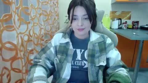 Snapshot of kris_again chatting on 12-16-25, 08:25 Kris online show from 12-16-25, 08:25