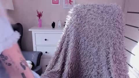 kris_grant online show from 10-08-25, 08:23