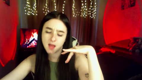 Snapshot of krisbadass chatting on 10-27-25, 09:35 Kris online show from 10-27-25, 09:35