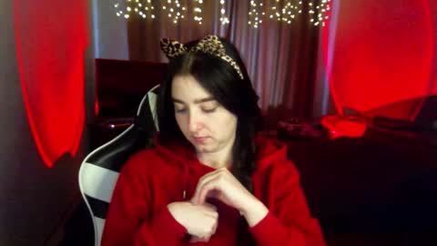 Snapshot of krisbadass chatting on 11-10-25, 10:14 Kris online show from 11-10-25, 10:14