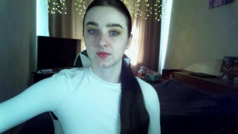 Snapshot of krisbadass chatting on 11-13-25, 09:30 Kris online show from 11-13-25, 09:30