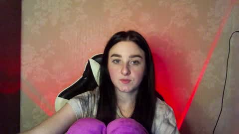 Snapshot of krisbadass chatting on 11-13-25, 09:36 Kris online show from 11-13-25, 09:36