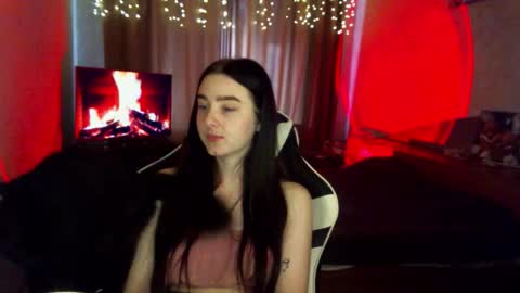 Snapshot of krisbadass chatting on 11-23-25, 10:15 Kris online show from 11-23-25, 10:15