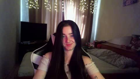 Snapshot of krisbadass chatting on 11-27-25, 07:43 Kris online show from 11-27-25, 07:43