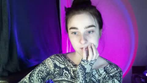 Snapshot of krisbadass chatting on 11-30-25, 12:31 Kris online show from 11-30-25, 12:31