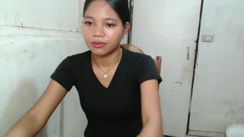 Snapshot of krisloversweet1 chatting on 03-04-26, 03:45 Kris online show from 03-04-26, 03:45