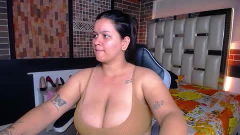 kriss_sweetboobs online show from 09-18-25, 06:43