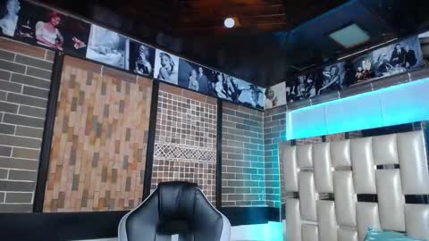 kriss_sweetboobs online show from 09-30-25, 12:32