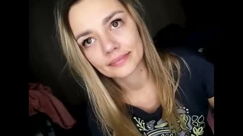 Snapshot of krisssexi chatting on 12-17-24, 04:32 KrissSexi online show from 12-17-24, 04:32