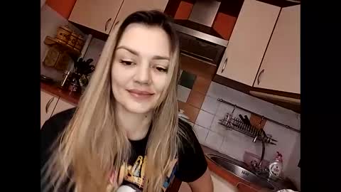 Snapshot of krisssexi chatting on 12-21-24, 06:19 KrissSexi online show from 12-21-24, 06:19