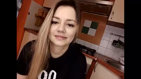 Snapshot of krisssexi chatting on 01-19-25, 06:09 KrissSexi online show from 01-19-25, 06:09