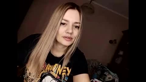 Snapshot of krisssexi chatting on 02-06-25, 05:14 KrissSexi online show from 02-06-25, 05:14