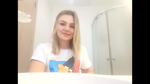 Snapshot of krisssexi chatting on 02-14-25, 08:59 KrissSexi online show from 02-14-25, 08:59