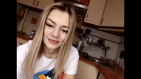 Snapshot of krisssexi chatting on 02-16-25, 12:41 KrissSexi online show from 02-16-25, 12:41