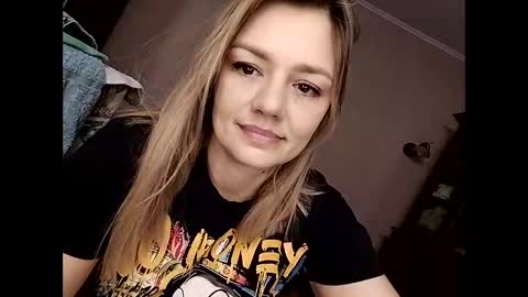 Snapshot of krisssexi chatting on 02-21-25, 01:44 KrissSexi online show from 02-21-25, 01:44