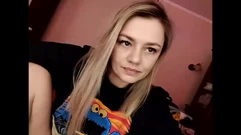 Snapshot of krisssexi chatting on 02-24-25, 08:27 KrissSexi online show from 02-24-25, 08:27