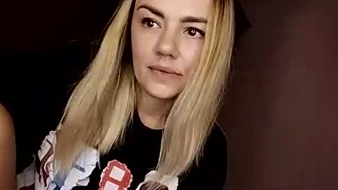 Snapshot of krisssexi chatting on 09-18-25, 04:58 KrissSexi online show from 09-18-25, 04:58