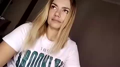 Snapshot of krisssexi chatting on 10-06-25, 02:31 KrissSexi online show from 10-06-25, 02:31