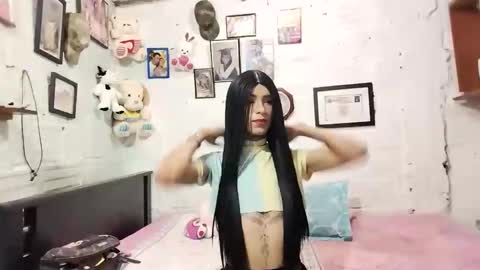 krisstal703358 online show from 09-17-25, 08:38