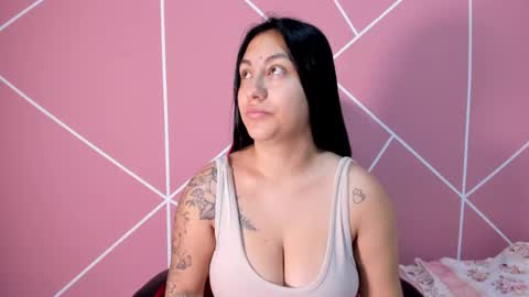 Snapshot of krissttal__ chatting on 10-03-25, 10:01 kristal online show from 10-03-25, 10:01