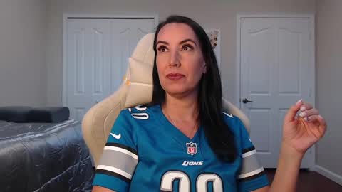 Krissy online show from 12-22-24, 12:38