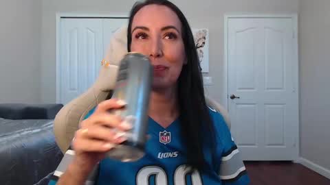 Krissy online show from 12-22-24, 03:44