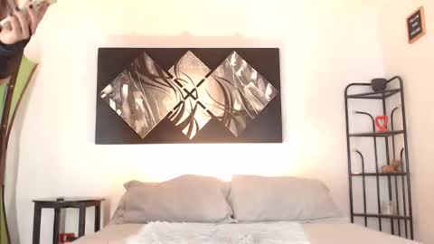 Andrea online show from 10-21-25, 05:46