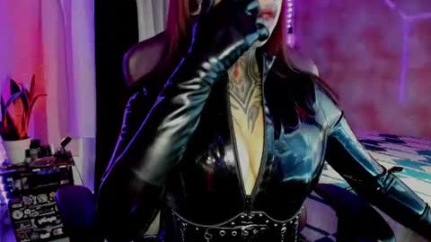 Snapshot of kristall_schwarz_ chatting on 06-19-26, 04:50 Kristall online show from 06-19-26, 04:50