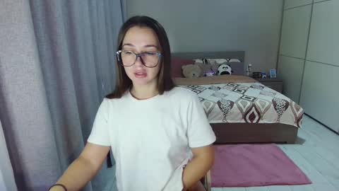 twitter    Annemarye 23 online show from 09-15-25, 07:08