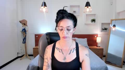 Sophia online show from 01-20-25, 08:40