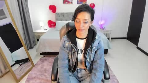 Sophia online show from 02-17-25, 07:42