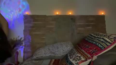 Kristi online show from 11-25-25, 04:23