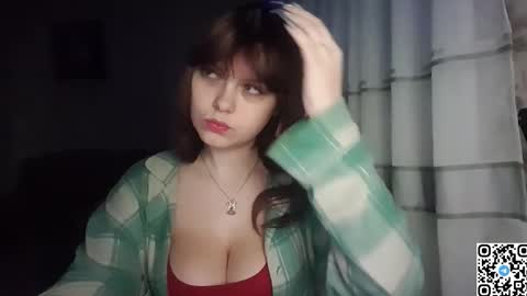 Snapshot of kristibloom chatting on 10-11-25, 06:17 Christie online show from 10-11-25, 06:17