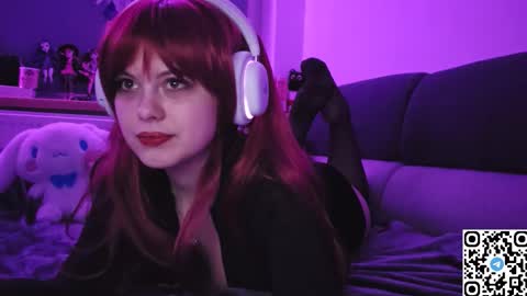 Snapshot of kristibloom chatting on 10-30-25, 08:09 Christie online show from 10-30-25, 08:09