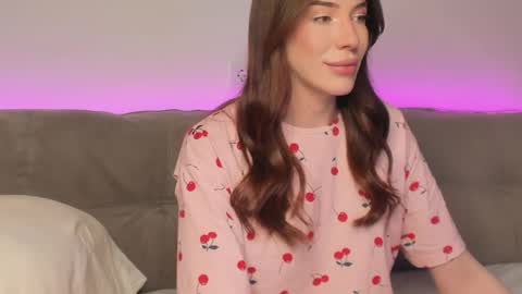 Snapshot of kristina_angel1 chatting on 11-27-25, 11:45 polya online show from 11-27-25, 11:45