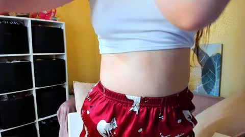 Snapshot of kristina_sosexy chatting on 09-15-25, 07:30 Christina online show from 09-15-25, 07:30