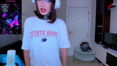 Snapshot of kristinaholland chatting on 01-30-25, 10:08 kristina online show from 01-30-25, 10:08