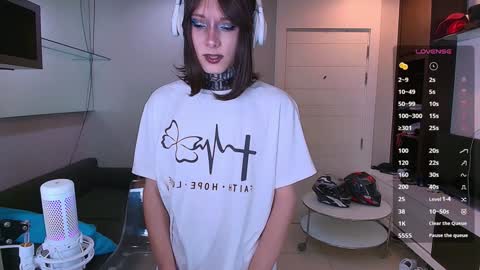 Snapshot of kristinaholland chatting on 02-02-25, 07:57 kristina online show from 02-02-25, 07:57