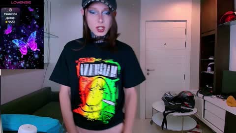 Snapshot of kristinaholland chatting on 02-04-25, 04:50 kristina online show from 02-04-25, 04:50