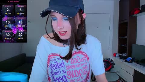 Snapshot of kristinaholland chatting on 02-06-25, 08:39 kristina online show from 02-06-25, 08:39