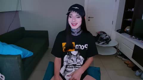 Snapshot of kristinaholland chatting on 02-22-25, 06:19 kristina online show from 02-22-25, 06:19