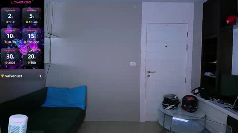 Snapshot of kristinaholland chatting on 03-05-25, 05:18 kristina online show from 03-05-25, 05:18