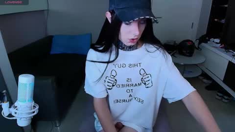 Snapshot of kristinaholland chatting on 03-08-25, 09:08 kristina online show from 03-08-25, 09:08