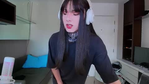 Snapshot of kristinaholland chatting on 03-10-25, 09:43 kristina online show from 03-10-25, 09:43